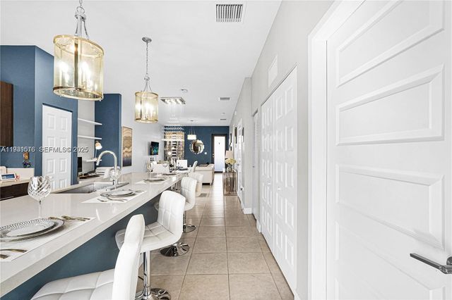 8025 NW 104th Ave 23, Doral, FL 33178