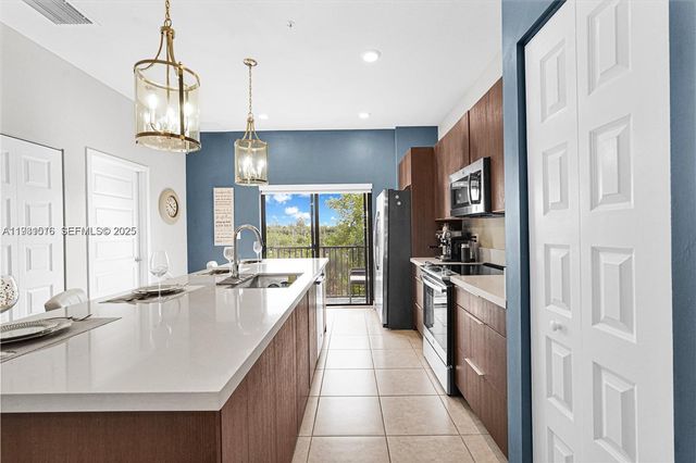 8025 NW 104th Ave 23, Doral, FL 33178