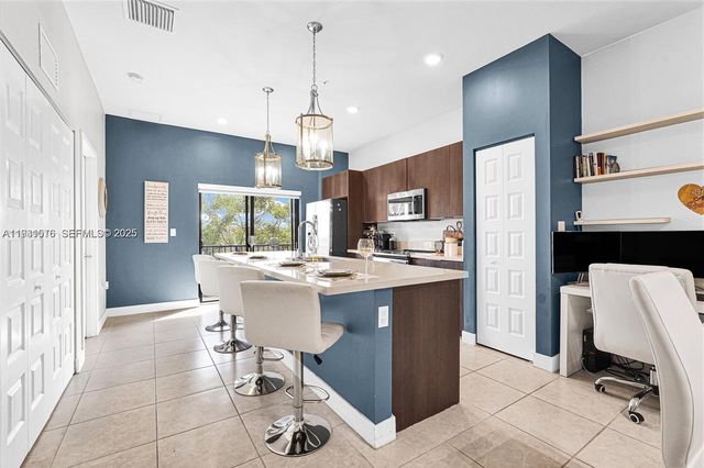 8025 NW 104th Ave 23, Doral, FL 33178