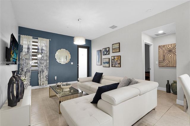 8025 NW 104th Ave 23, Doral, FL 33178