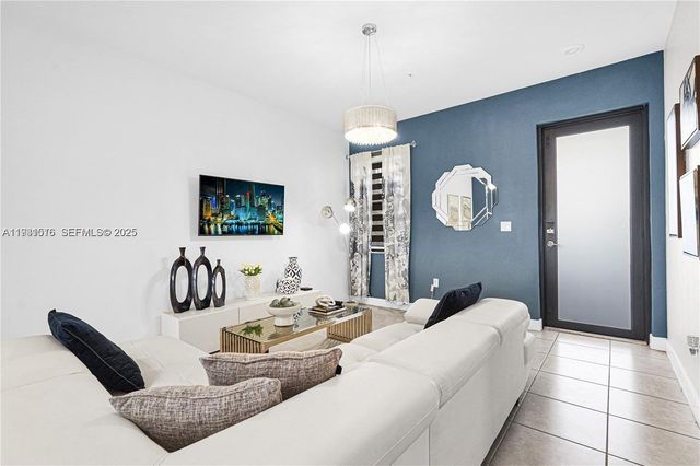 8025 NW 104th Ave 23, Doral, FL 33178