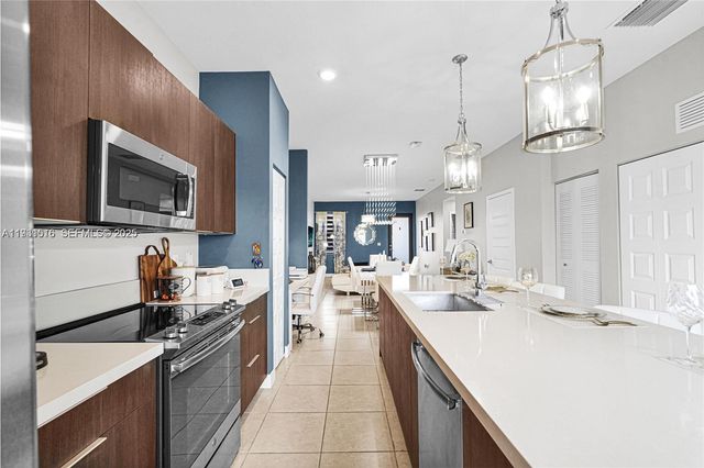 8025 NW 104th Ave 23, Doral, FL 33178