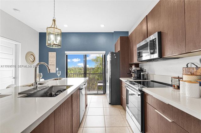 8025 NW 104th Ave 23, Doral, FL 33178