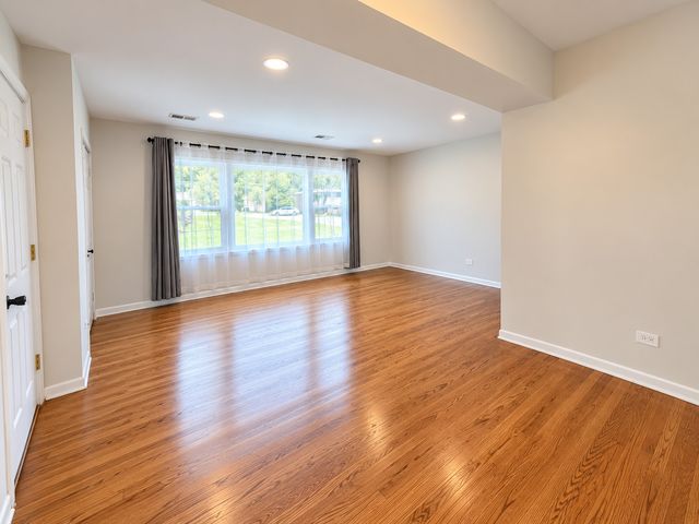 225 W Johnson Street 1A, Palatine, IL 60067