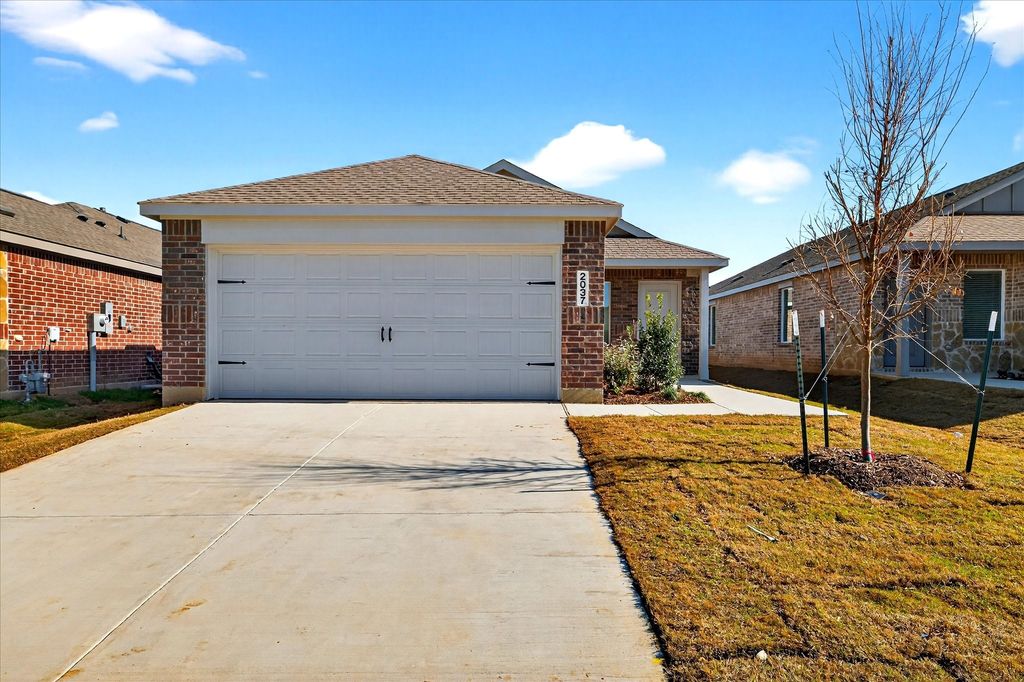2037 Belgian Drive, Aubrey, TX 76227