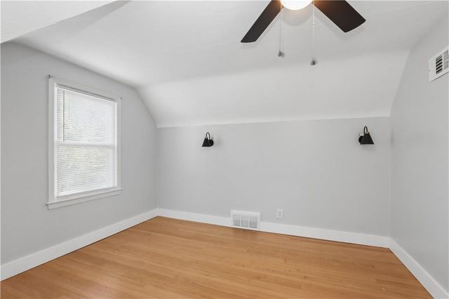 6907 W 77th Terrace, Overland Park, KS 66204