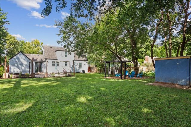 6907 W 77th Terrace, Overland Park, KS 66204