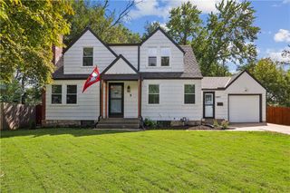 6907 W 77th Terrace, Overland Park, KS 66204
