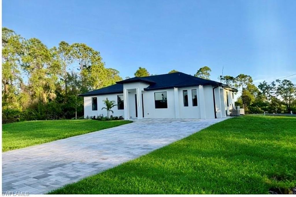 642 Sunflower AVE S, LEHIGH ACRES, FL 33974 — exterior