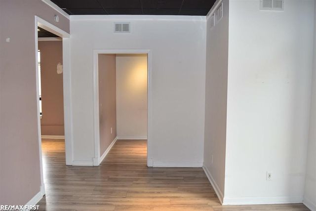 25326 Little Mack Ave. Avenue, St Clair Shores, MI 48081