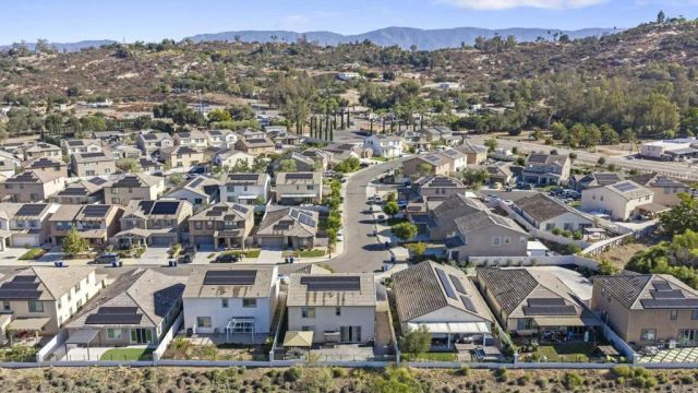 27960 MOOSA CREEK WAY, Valley Center, CA 92082
