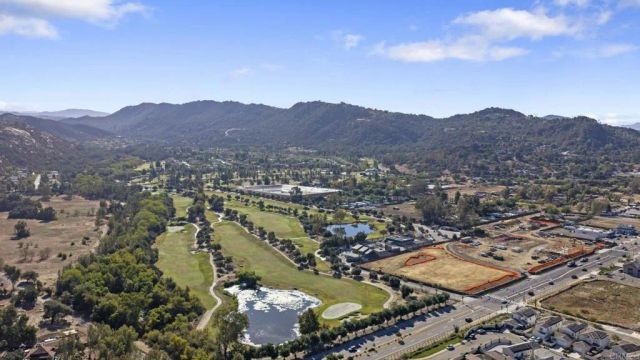 27960 MOOSA CREEK WAY, Valley Center, CA 92082