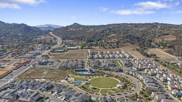 27960 MOOSA CREEK WAY, Valley Center, CA 92082