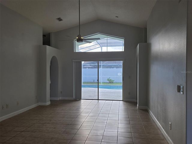 135 S ROMA WAY, Kissimmee, FL 34746