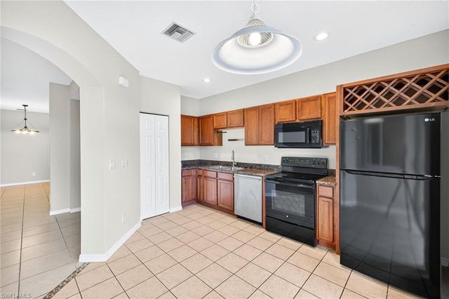 9774 Roundstone CIR, Fort Myers, FL 33967