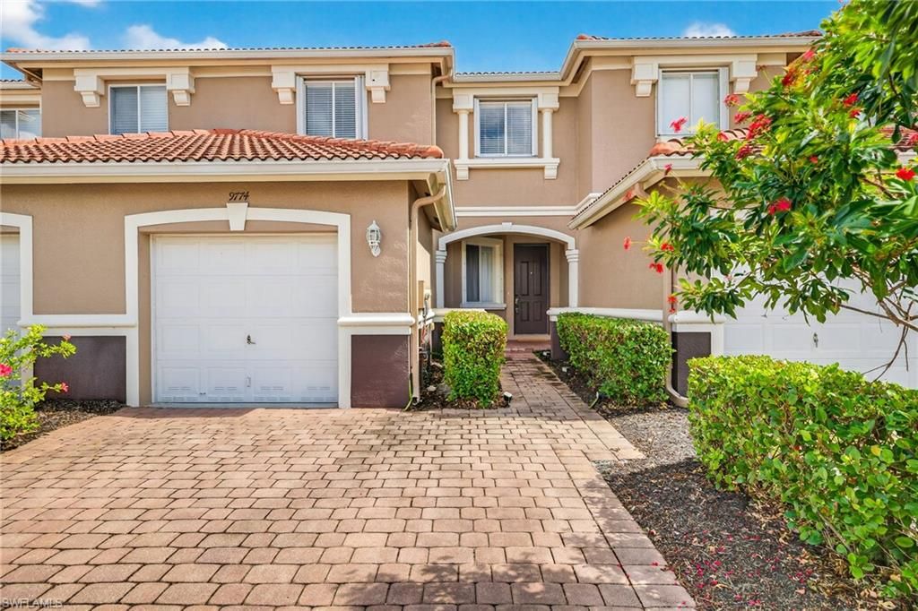 9774 Roundstone CIR, Fort Myers, FL 33967