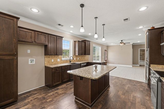 1135 Leo Andrews Road, Whitesboro, TX 76273