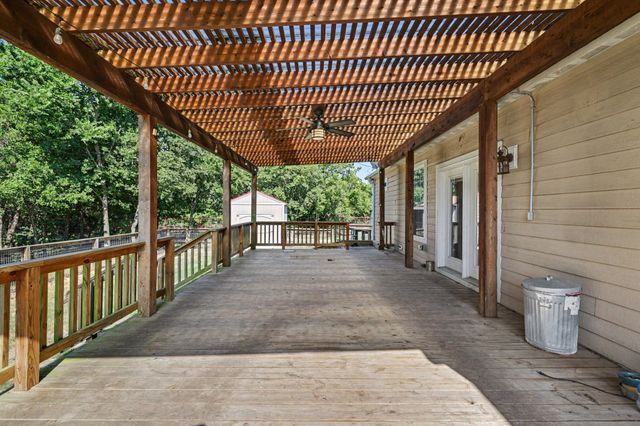 1135 Leo Andrews Road, Whitesboro, TX 76273