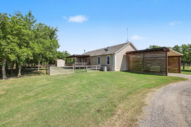 1135 Leo Andrews Road, Whitesboro, TX 76273
