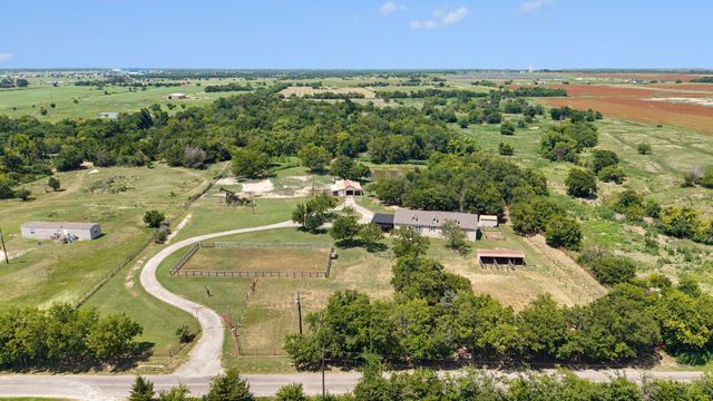 1135 Leo Andrews Road, Whitesboro, TX 76273
