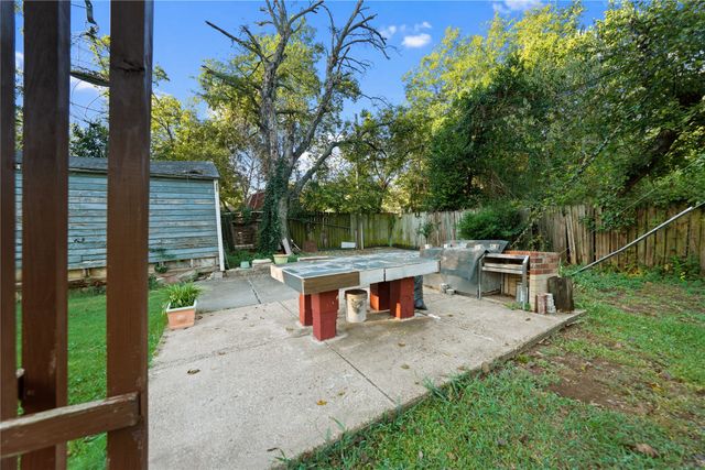 635 Richmondell Avenue, Dallas, TX 75211
