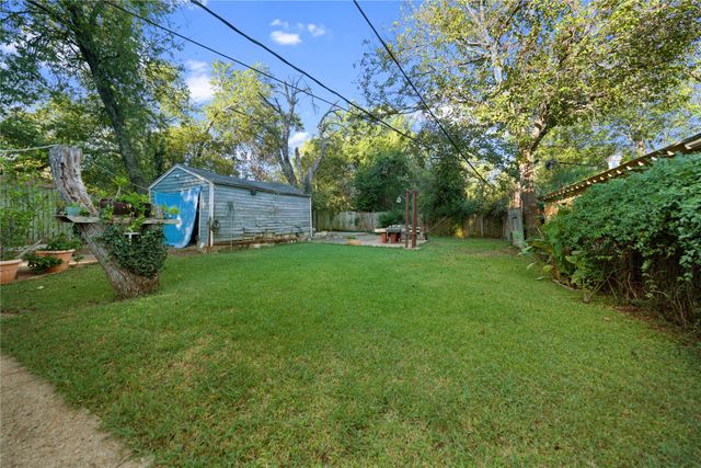 635 Richmondell Avenue, Dallas, TX 75211