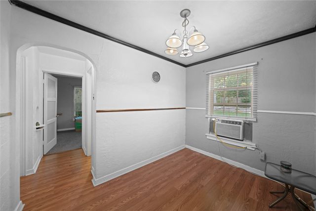 635 Richmondell Avenue, Dallas, TX 75211