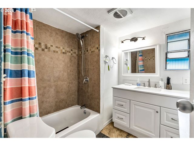 8525 Se ORCHARD Ln 84, Happy Valley, OR 97086
