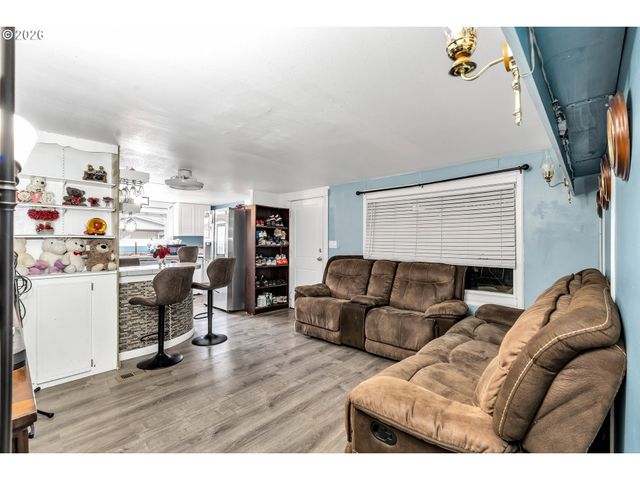 8525 Se ORCHARD Ln 84, Happy Valley, OR 97086
