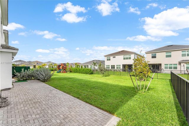 14209 Lace Bark Ln, Westlake, FL 33470