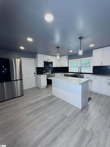 2576 Park Road, Fountain Inn, SC 29644