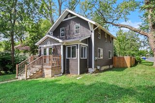 2125 Briar Place, Kalamazoo Twp, MI 49048