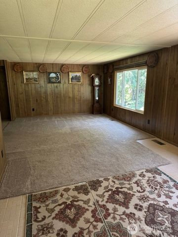 32711 36th Avenue E, Eatonville, WA 98328