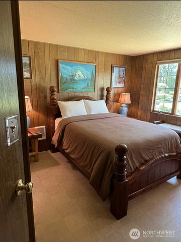 32711 36th Avenue E, Eatonville, WA 98328