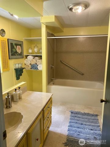 32711 36th Avenue E, Eatonville, WA 98328