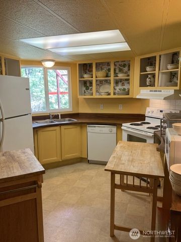 32711 36th Avenue E, Eatonville, WA 98328