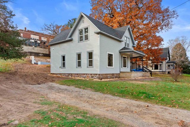 144 E PARK STREET, Montello, WI 53949