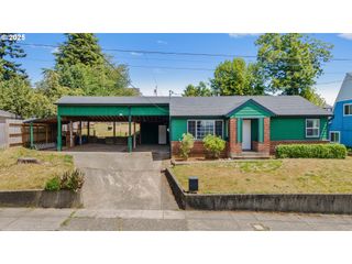 1531 MEADE St, North Bend, OR 97459