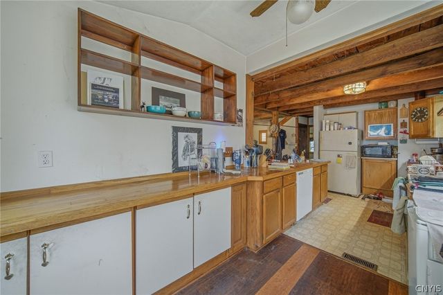 83 Knapp Road, Constantia, NY 13044