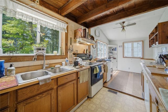 83 Knapp Road, Constantia, NY 13044