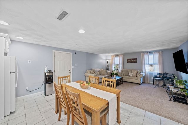 104 Norton Ave 12, Easton, MA 02375