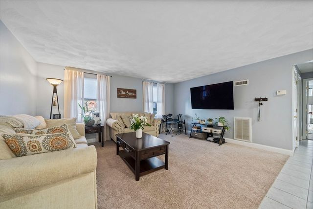 104 Norton Ave 12, Easton, MA 02375