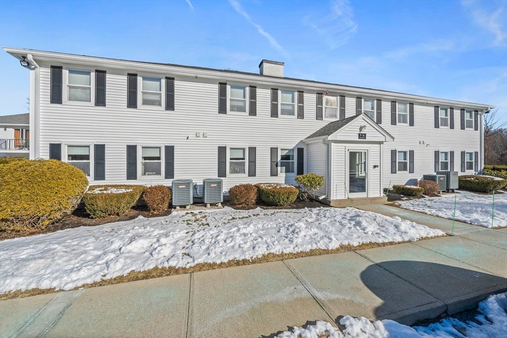 104 Norton Ave 12, Easton, MA 02375
