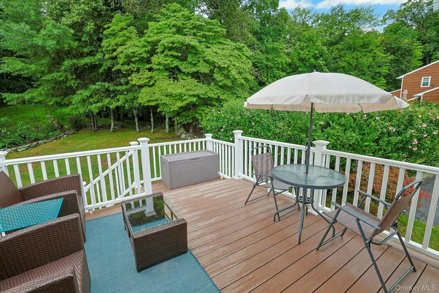 7 Holly Ridge Road, Valhalla, NY 10595