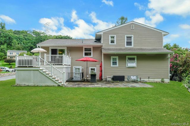 7 Holly Ridge Road, Valhalla, NY 10595