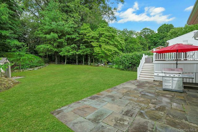 7 Holly Ridge Road, Valhalla, NY 10595