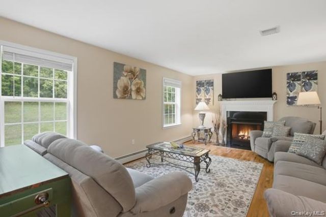 29 Hickory Hill Road, Newburgh, NY 12550