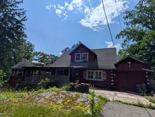 1 Poplar Grove Ter, West Milford Twp., NJ 07480
