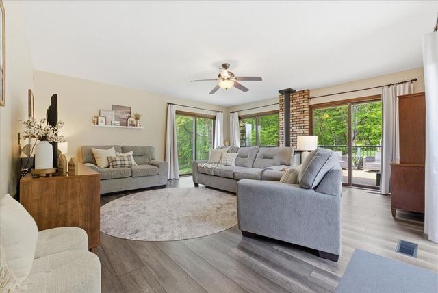 20 SPENCER Circle, Council Bluffs, IA 51503