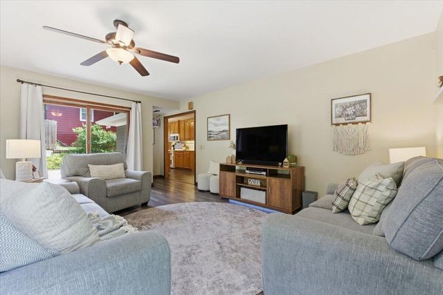 20 SPENCER Circle, Council Bluffs, IA 51503